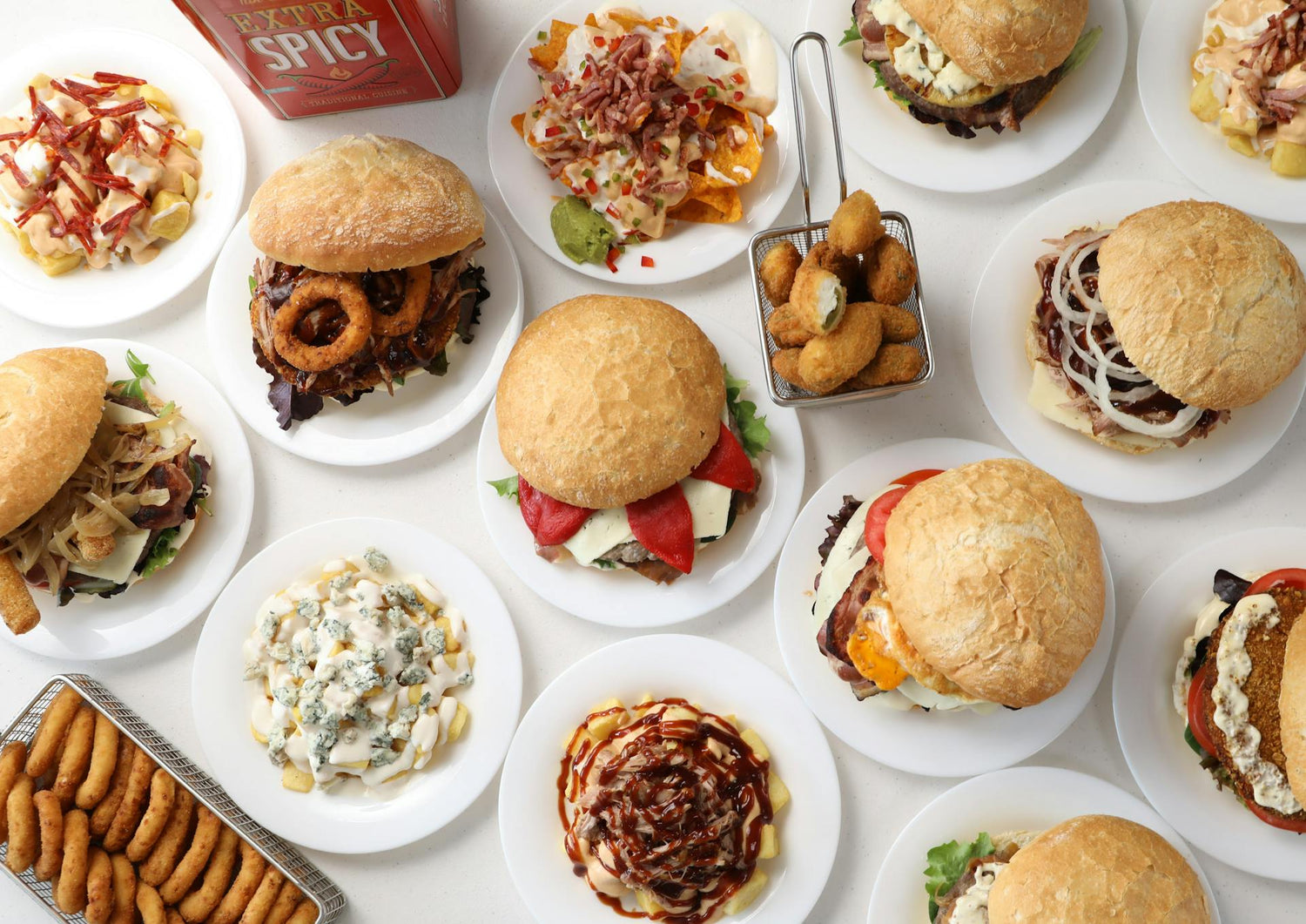 Фаст фуд и пржена храна богата со масти, познати причинители за висок холестерол.